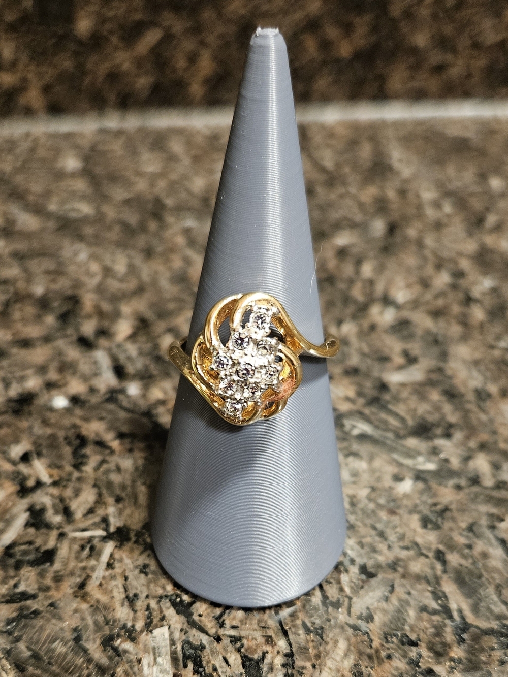 Vintage Gold Tone Cluster Ring with Clear Crystal Rhinestones- Vintage   Size 8